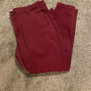 GAP Women's Cropped Chino Pants - Burgundy
